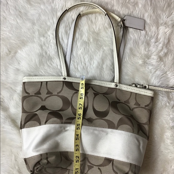 Coach brown/tan signature small shoulder bag - Picture 7 of 8